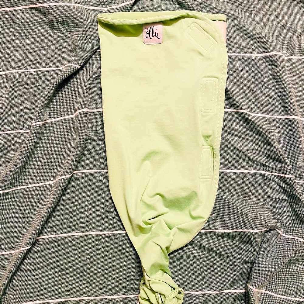 Ollie swaddle in Meadow green